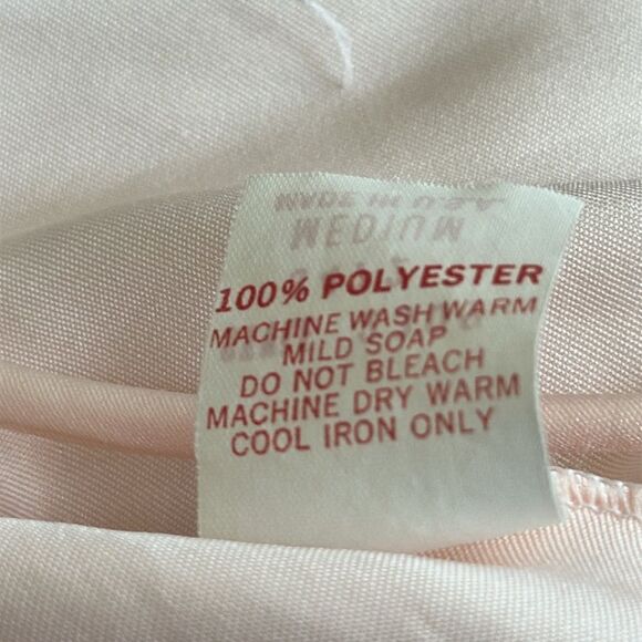 Vtg Brandywine light pink puff sleeve robe with lace neckline that ties in front - Picture 9 of 9